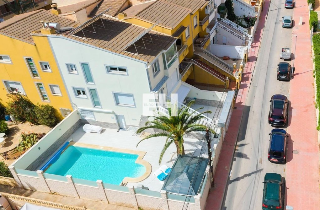 Herverkoop - town house - Torrevieja - Punta Prima