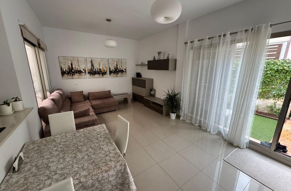 Herverkoop - town house - Torrevieja - Punta Prima