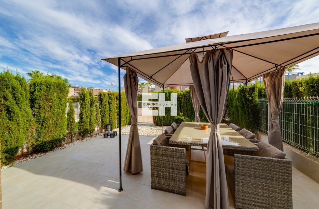 Herverkoop - town house - Torrevieja - Sector 25