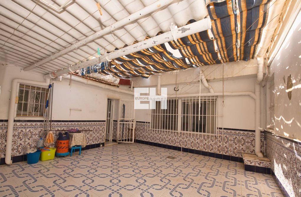 Herverkoop - villa - Benijofar - Costa Blanca
