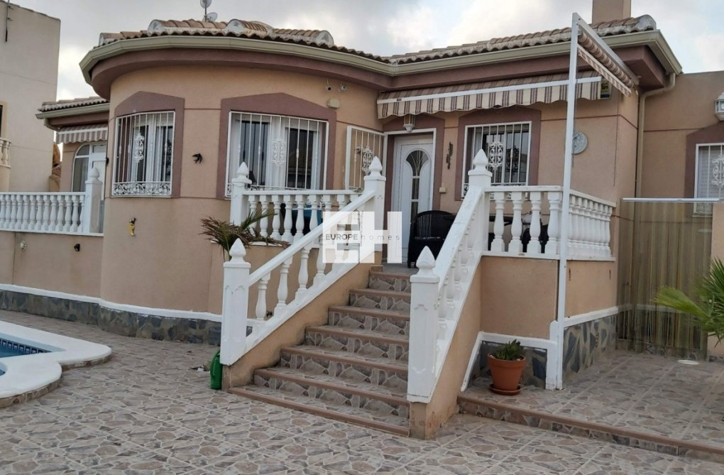 Herverkoop - villa - Benimar - Costa Blanca