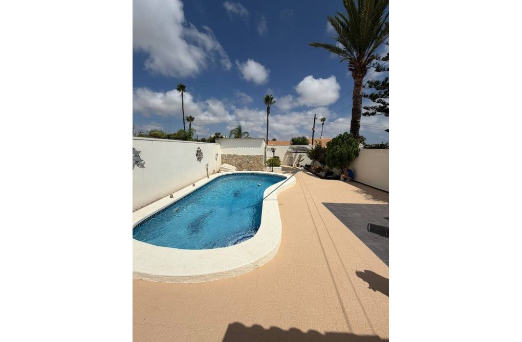 Herverkoop - villa - Cabo Roig - Costa Blanca