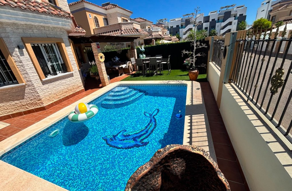 Herverkoop - villa - El Raso - Costa Blanca