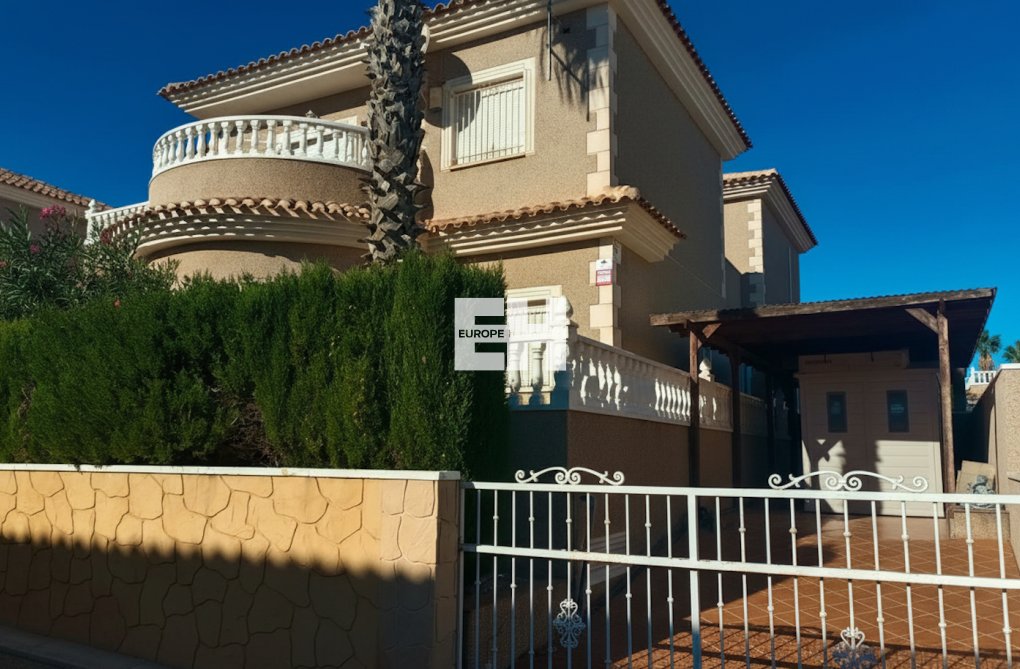 Herverkoop - villa - Los Balcones - Costa Blanca