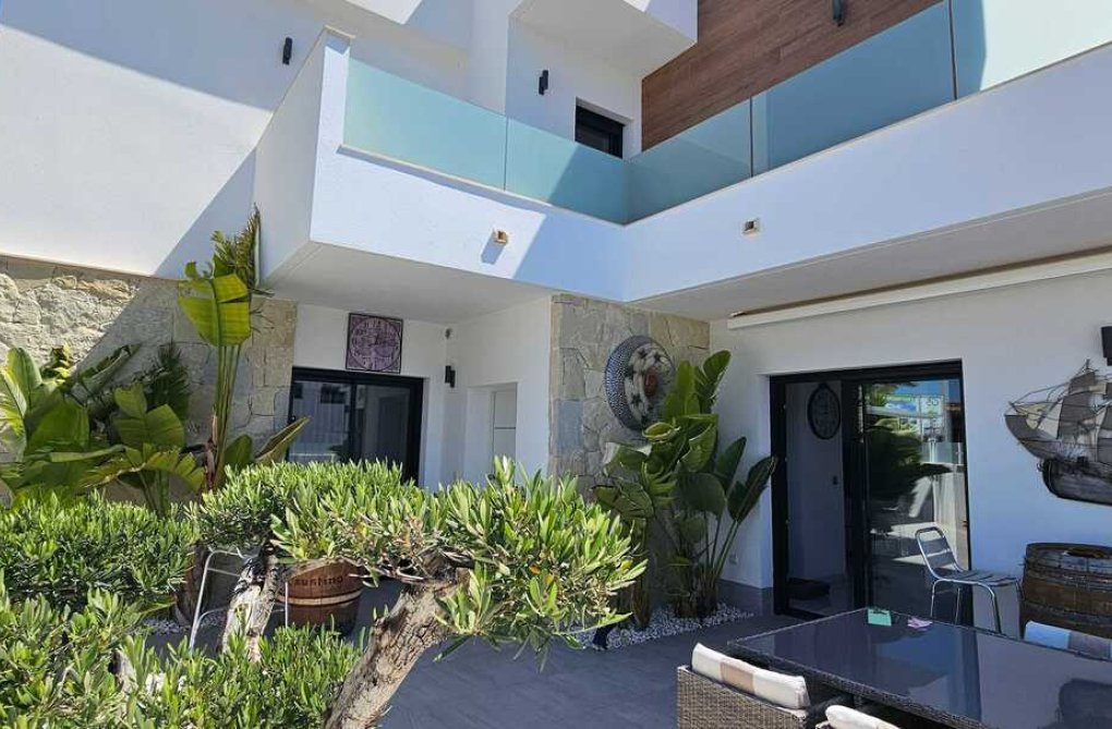 Herverkoop - villa - Los Montesinos - Costa Blanca