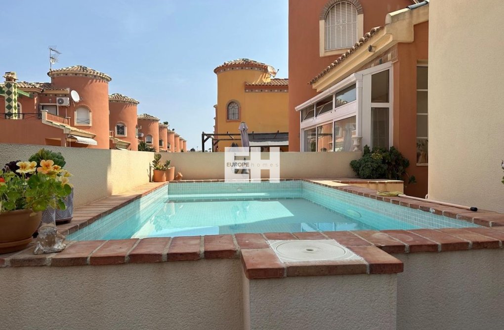 Herverkoop - villa - Orihuela Costa - Playa Flamenca