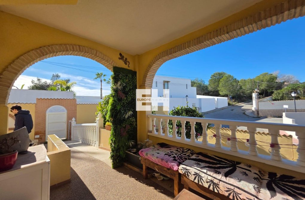 Herverkoop - villa - Orihuela Costa - Villamartín-las Filipinas