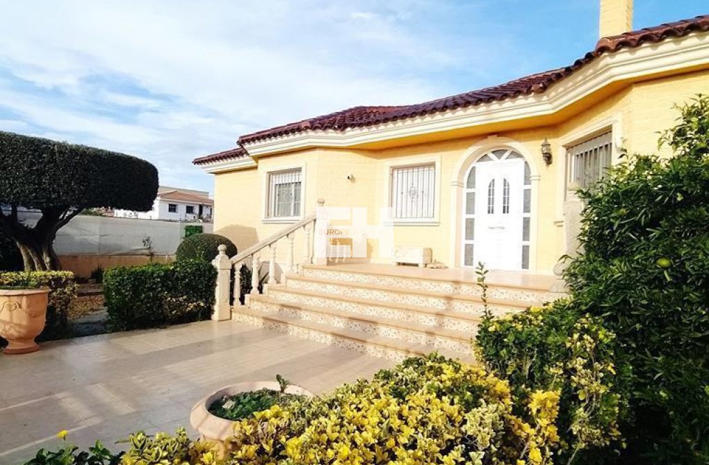 Herverkoop - villa - Orihuela - LOS DESEMPARADOS