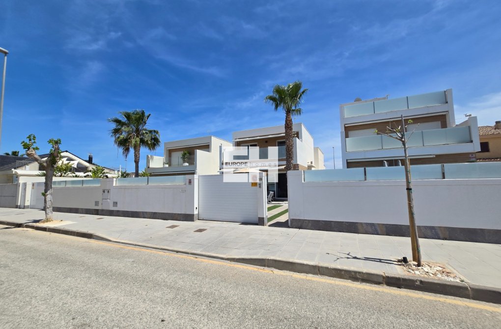 Herverkoop - villa - Pilar de la Horadada - Costa Blanca