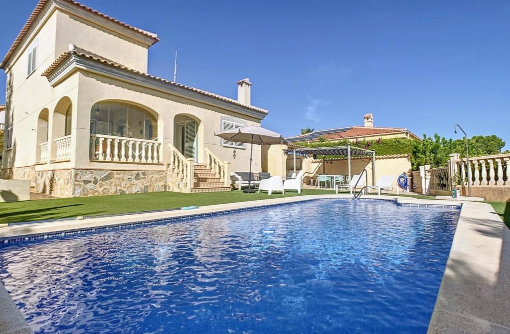 Herverkoop - villa - Pinar de Campoverde - Inland