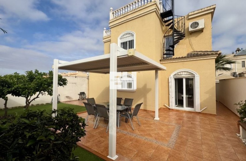 Herverkoop - villa - Torrevieja - Costa Blanca