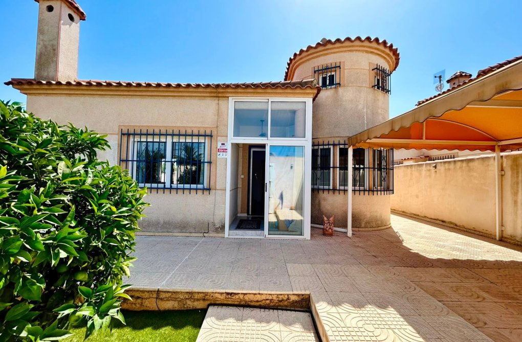 Herverkoop - villa - Torrevieja - Costa Blanca