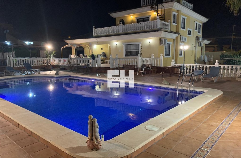 Herverkoop - villa - Torrevieja - Los Balcones - Los Altos Del Edén