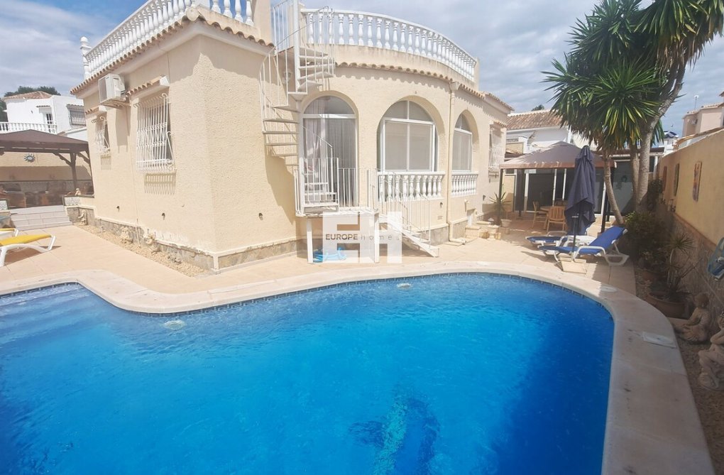 Herverkoop - villa - Villamartin - Costa Blanca