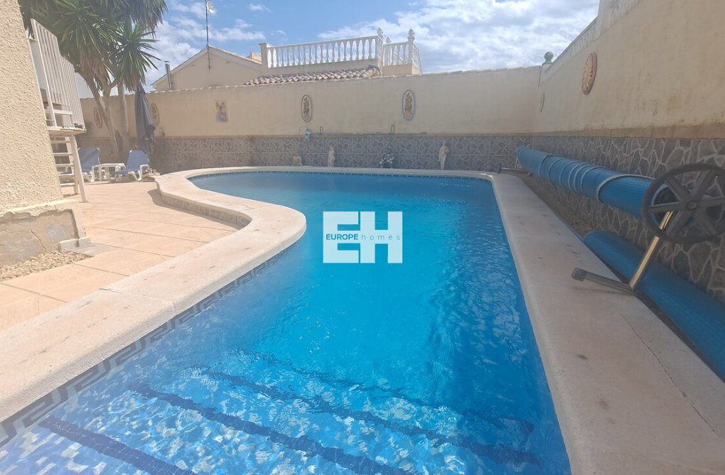Herverkoop - villa - Villamartin - Costa Blanca
