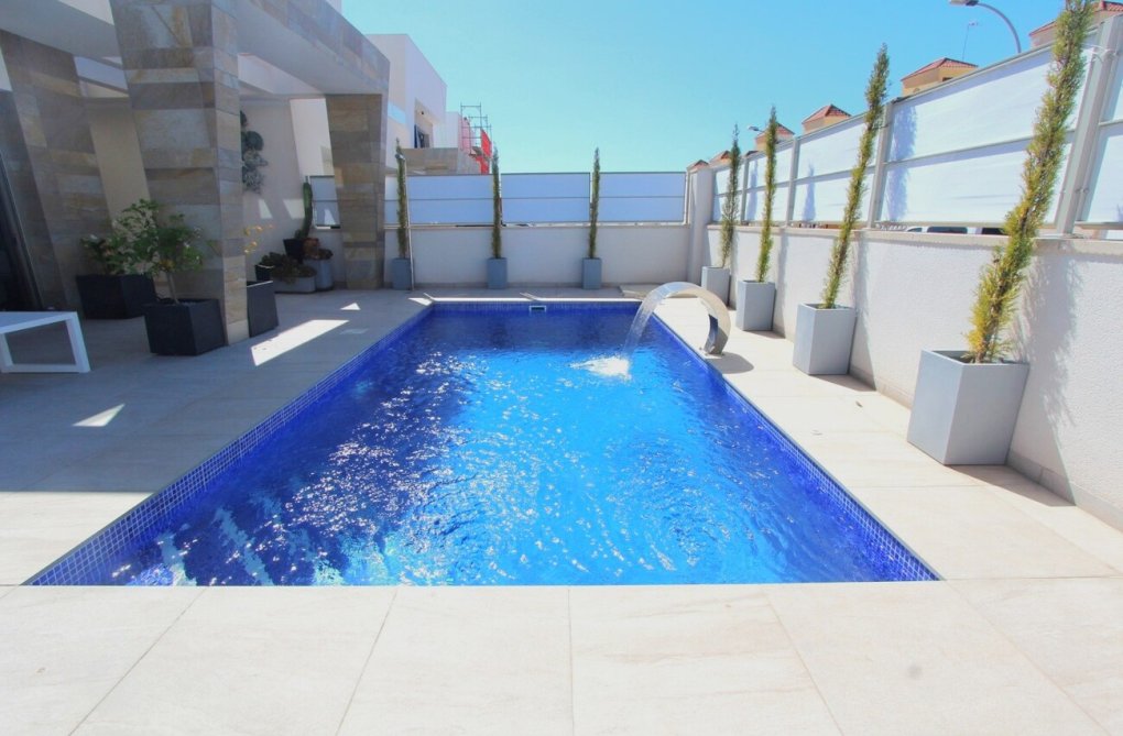 Herverkoop - villa - Villamartin - El Galan