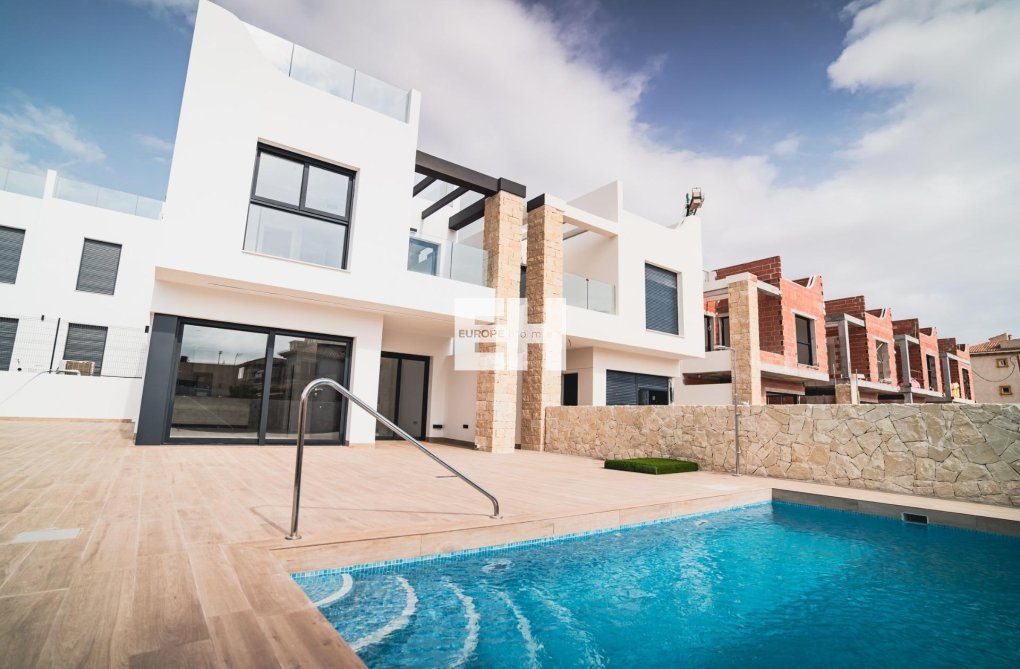 Neubau - villa - Orihuela Costa - Punta Prima