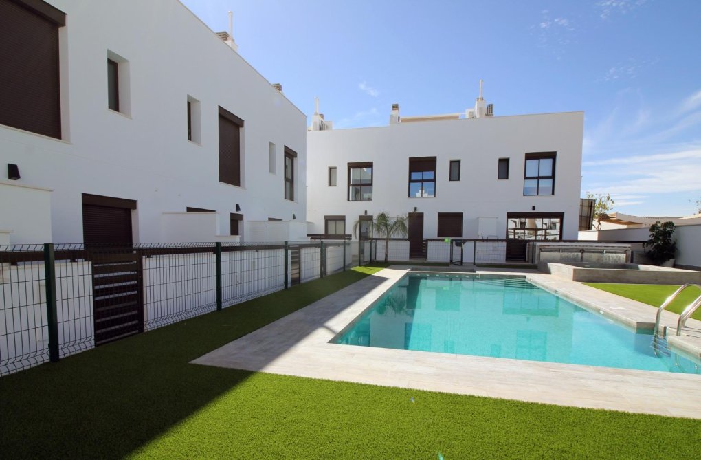 New Build - villa - Pilar de la Horadada - parque Andromeda