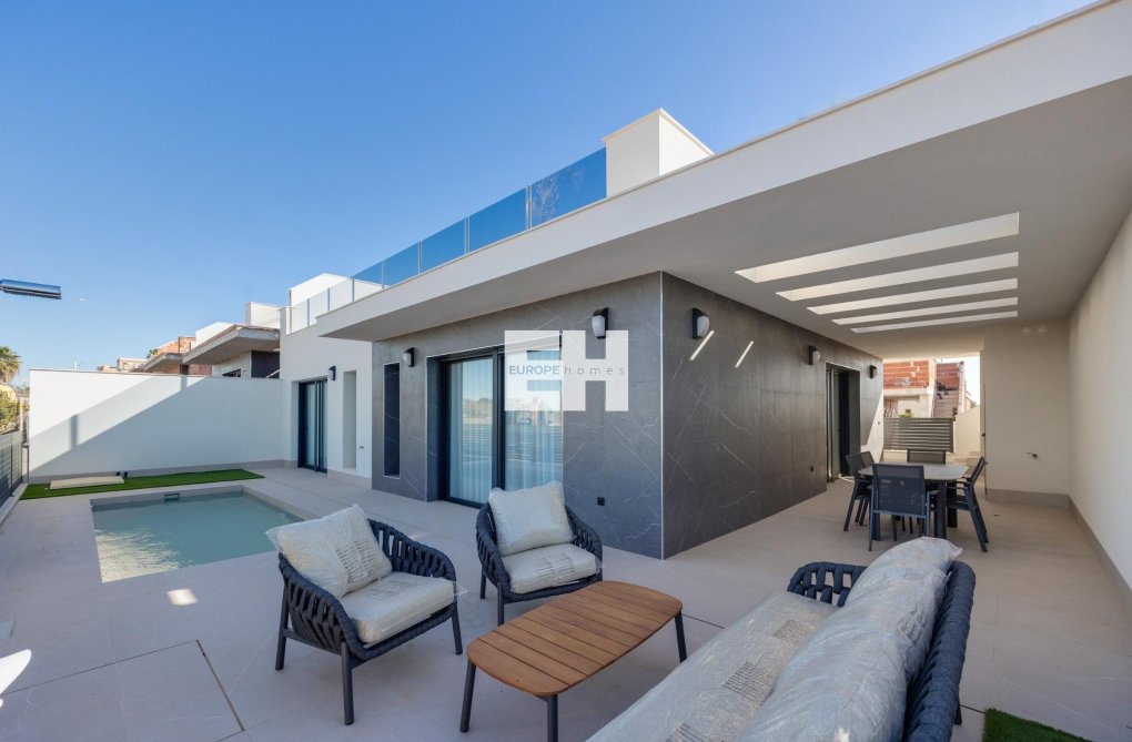 Obra Nueva - villa - Torrevieja - Sector 25