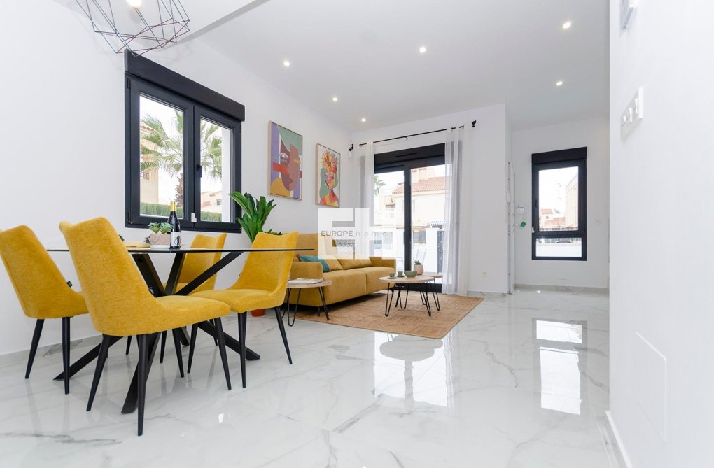 Obra Nueva - villa - Torrevieja - Torretas