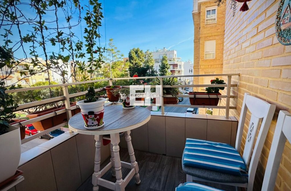 Resale - Apartment - Alicante - Las Viñas
