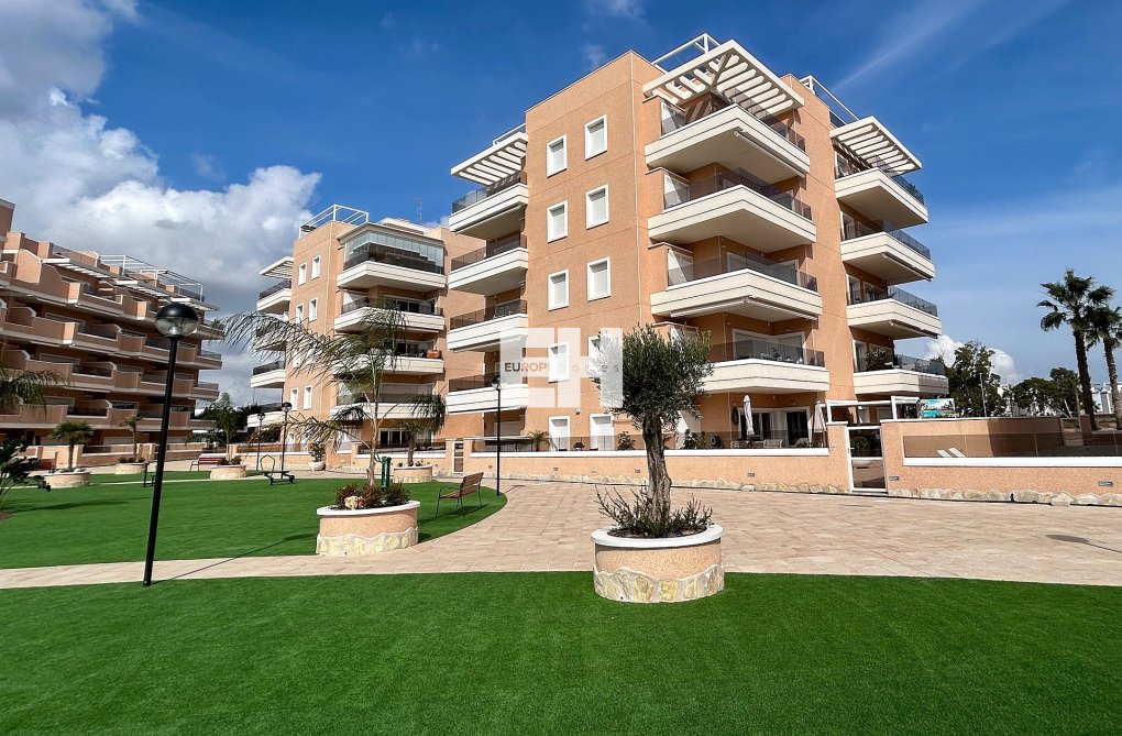 Resale - Apartment - El Raso - Costa Blanca