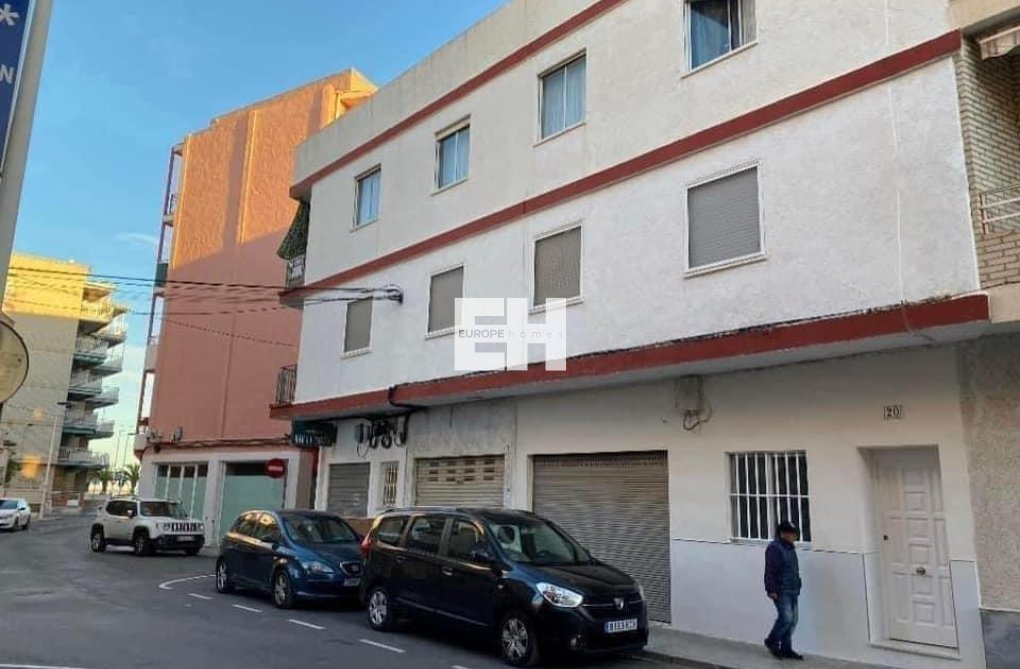 Resale - Apartment - Lo Pagan