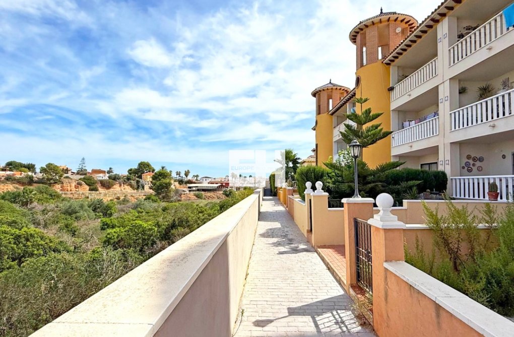 Resale - Apartment - Orihuela Costa - Costa Blanca