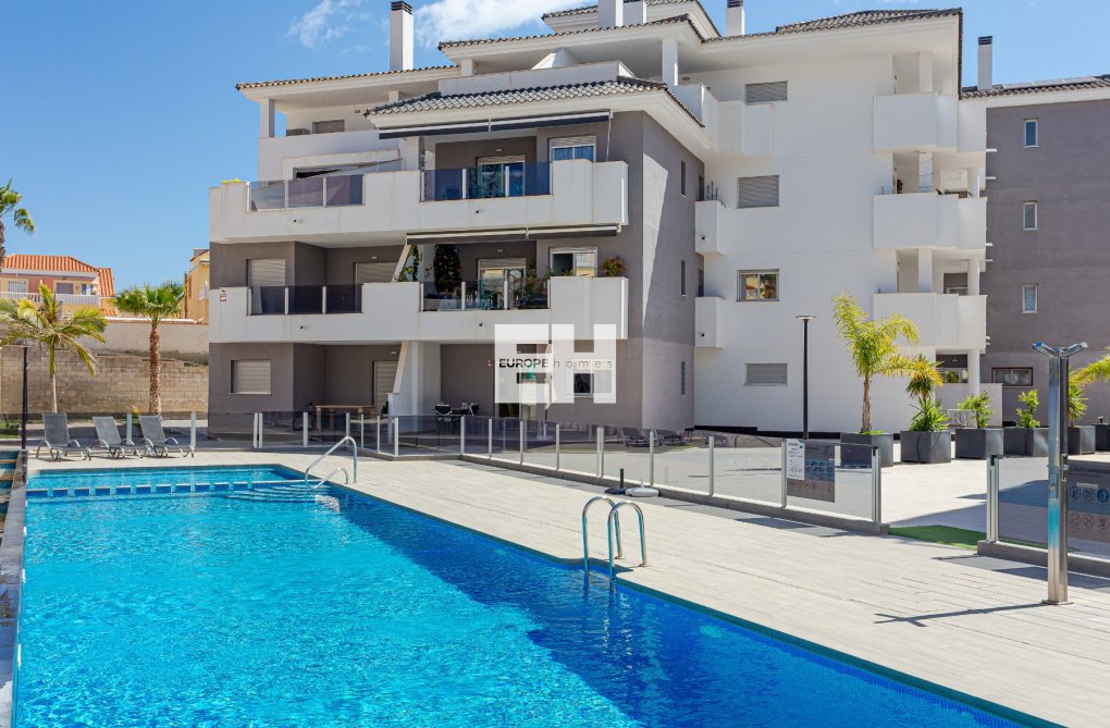 Resale - Apartment - Orihuela Costa - Costa Blanca
