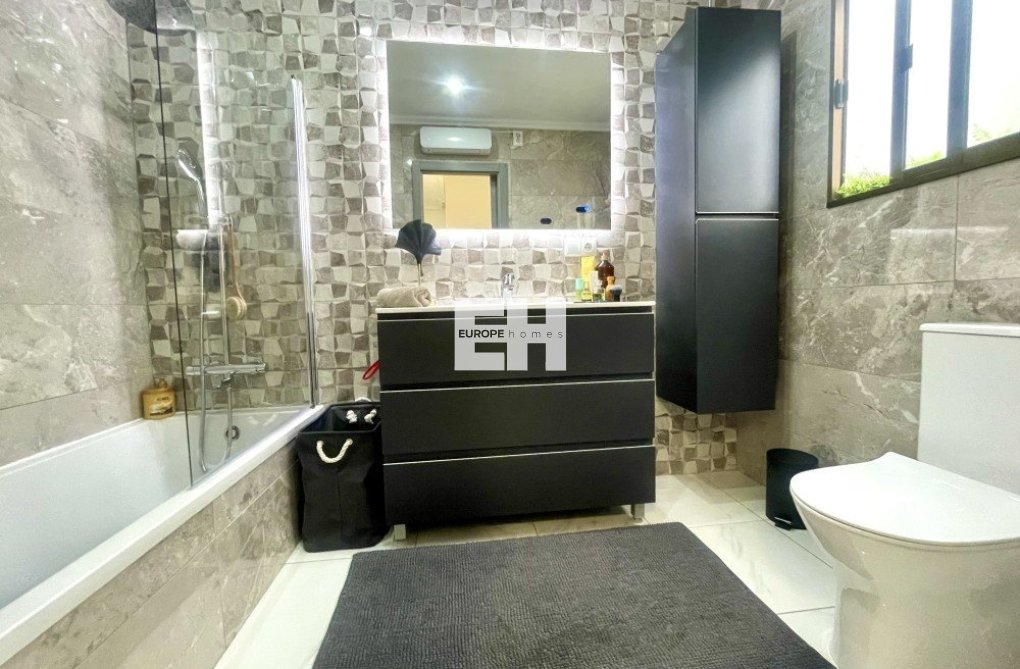 Resale - Apartment - Orihuela Costa - Costa Blanca