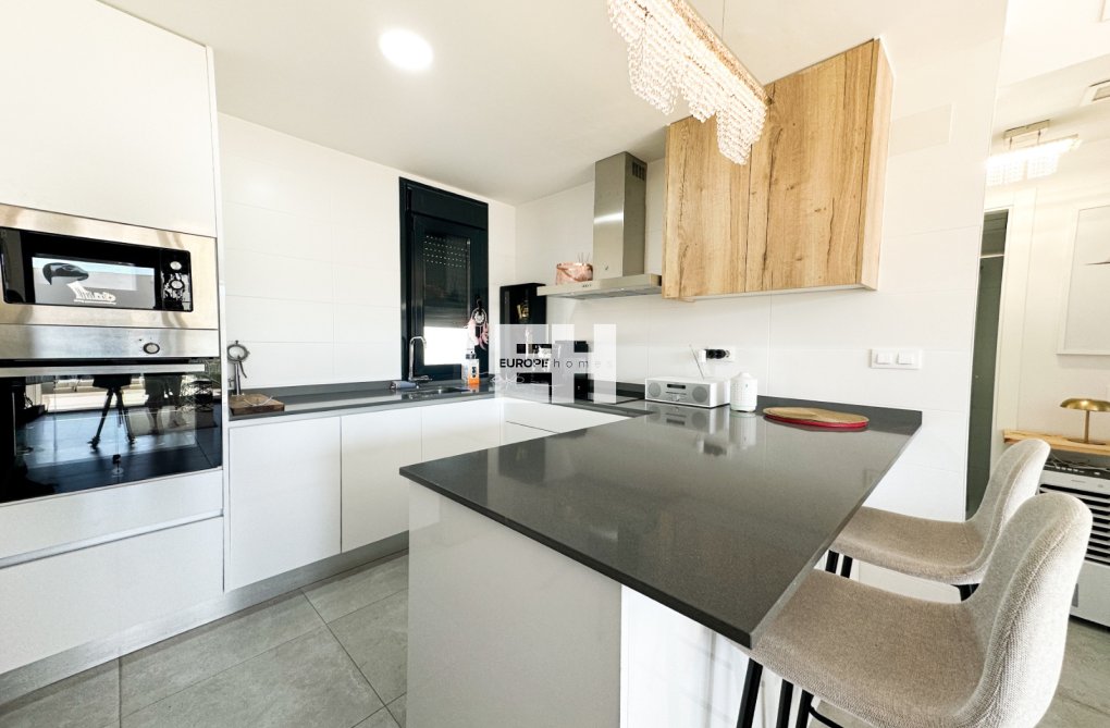 Resale - Apartment - Orihuela Costa - Costa Blanca