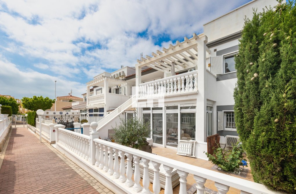 Resale - Apartment - Orihuela Costa - Costa Blanca