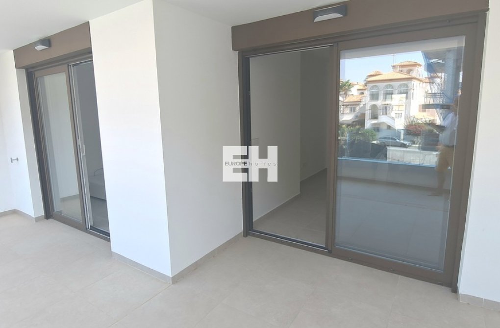 Resale - Apartment - Playa Flamenca - Costa Blanca
