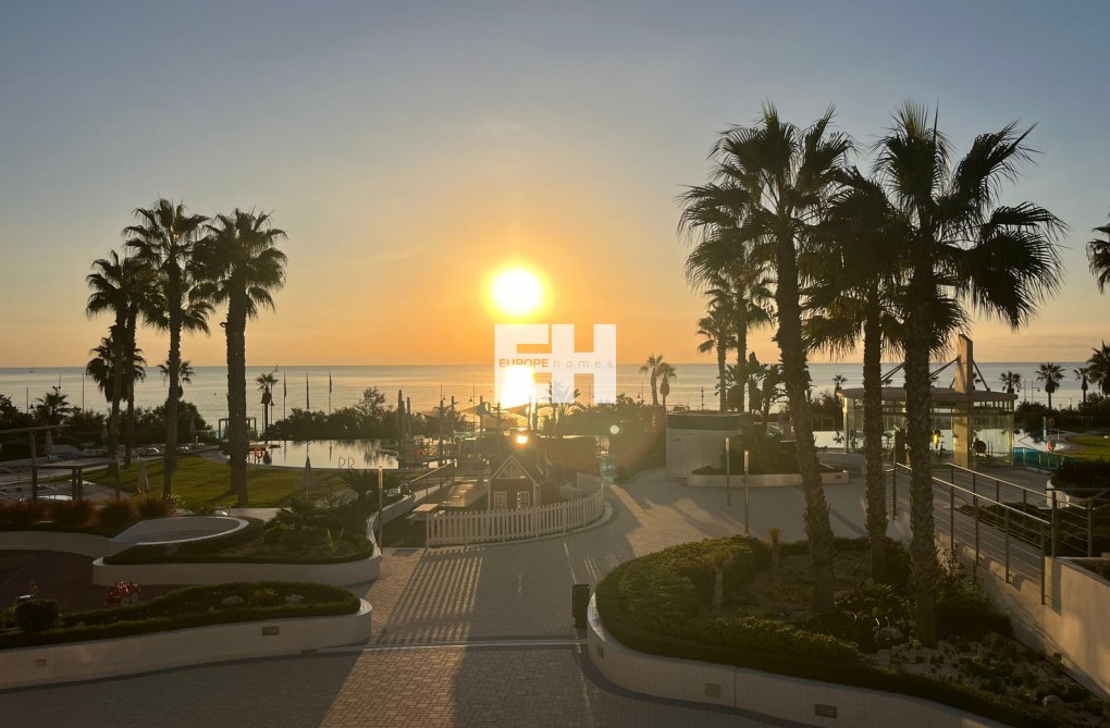 Resale - Apartment - Punta Prima - Costa Blanca
