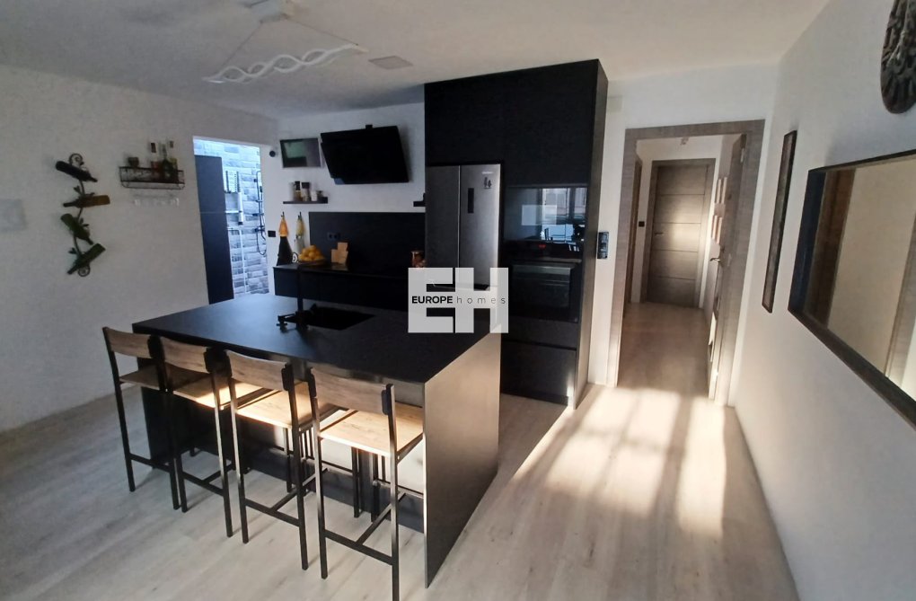 Resale - Apartment - Torre de la Horadada - Costa Blanca