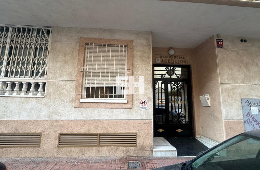 Resale - Apartment - Torrevieja - Acequion