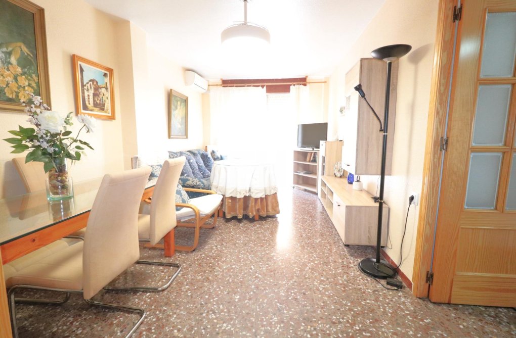 Resale - Apartment - Torrevieja - Acequion