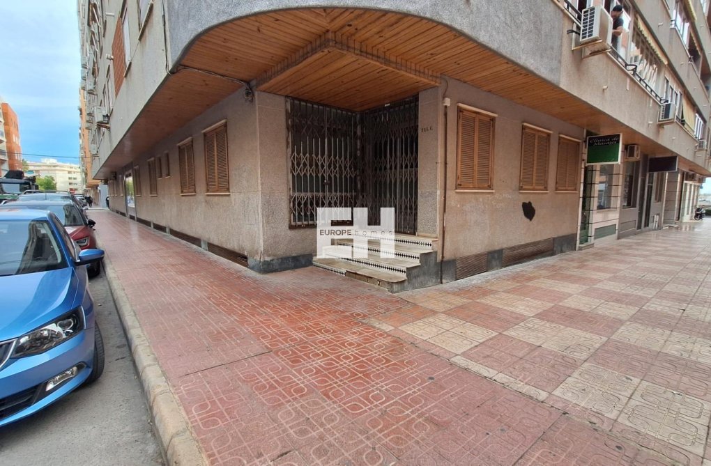 Resale - Apartment - Torrevieja - Acequion
