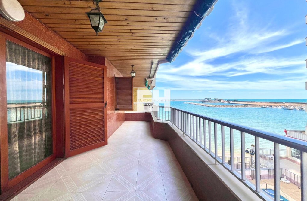 Resale - Apartment - Torrevieja - Acequion