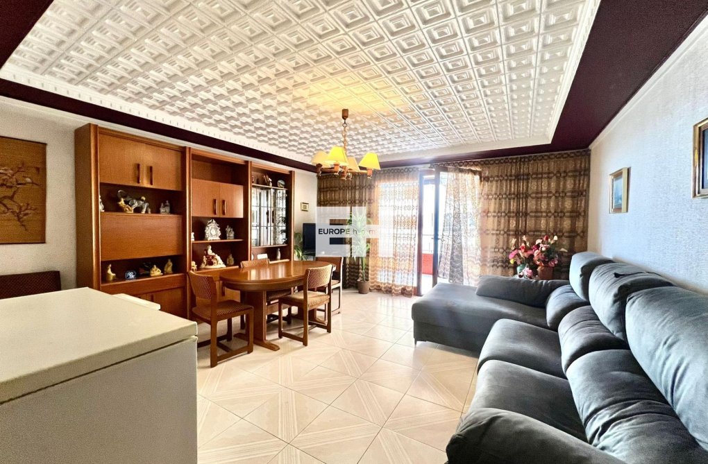 Resale - Apartment - Torrevieja - Acequion