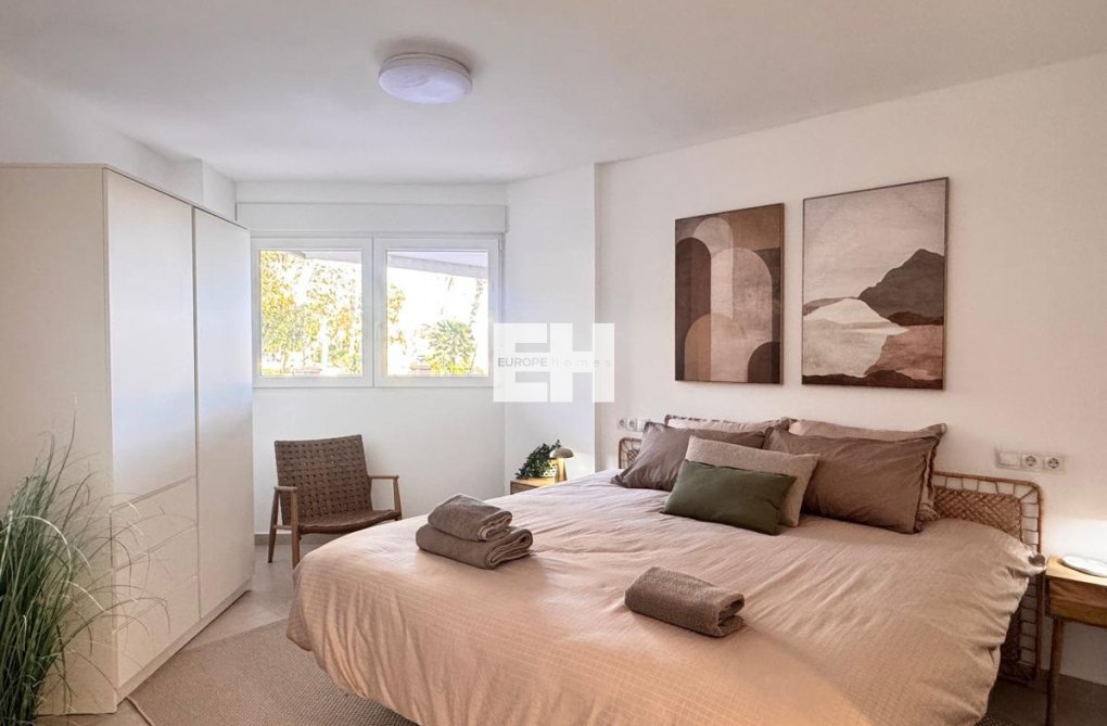 Resale - Apartment - Torrevieja - Acequion
