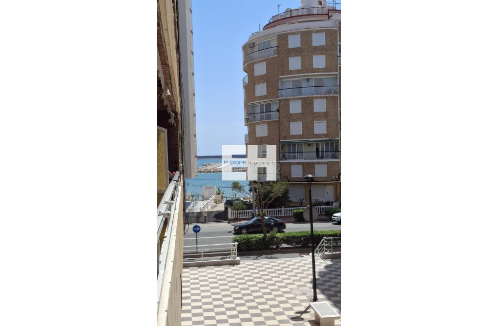 Resale - Apartment - Torrevieja - Acequion
