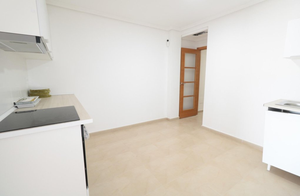 Resale - Apartment - Torrevieja - Acequion