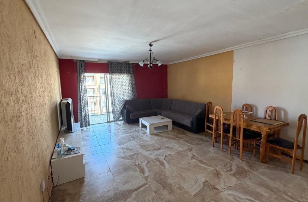Resale - Apartment - Torrevieja - Acequion