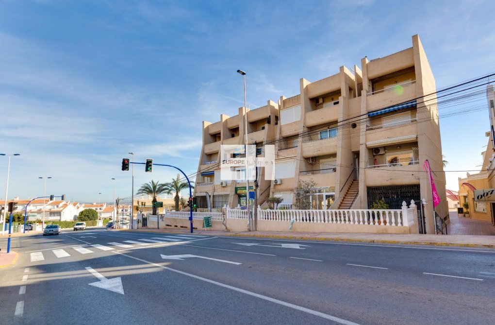 Resale - Apartment - Torrevieja - Cabo Cervera