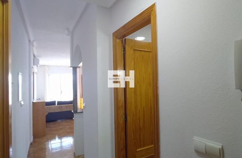 Resale - Apartment - Torrevieja - CASCO URBANO