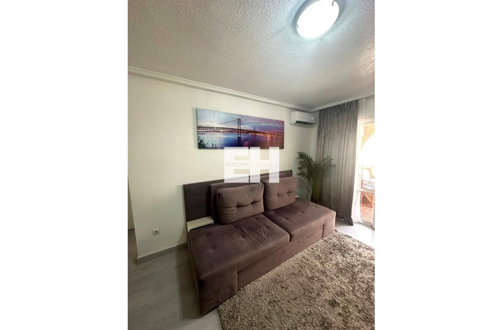 Resale - Apartment - Torrevieja - Centro