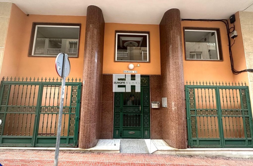 Resale - Apartment - Torrevieja - Centro