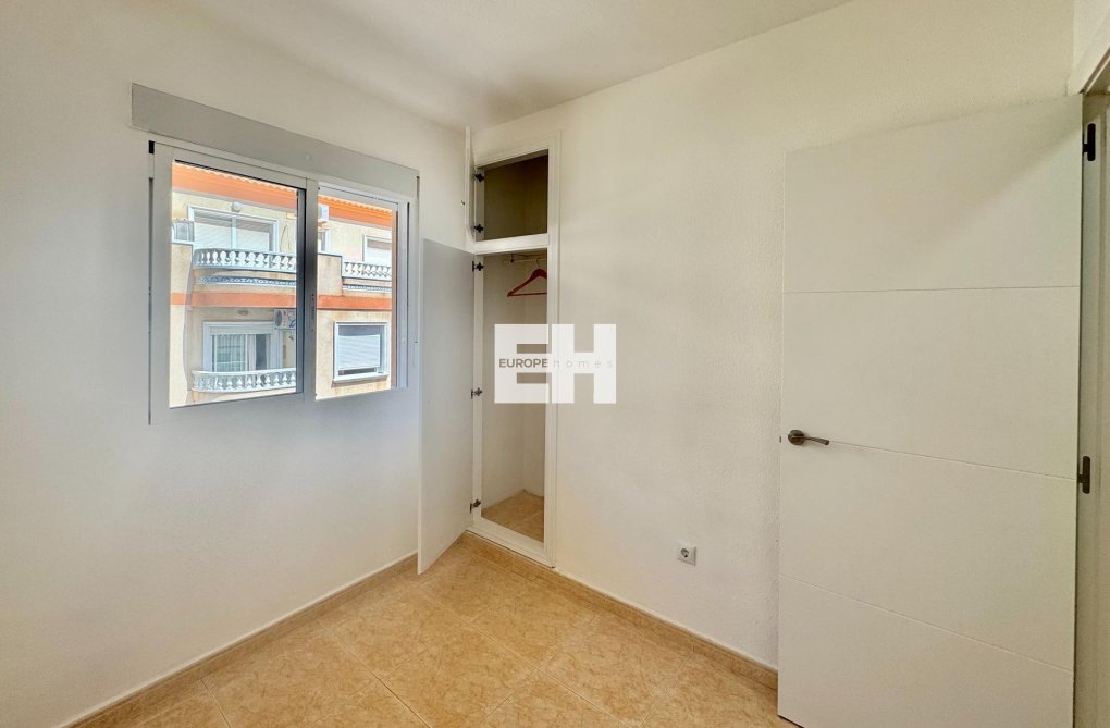 Resale - Apartment - Torrevieja - Centro