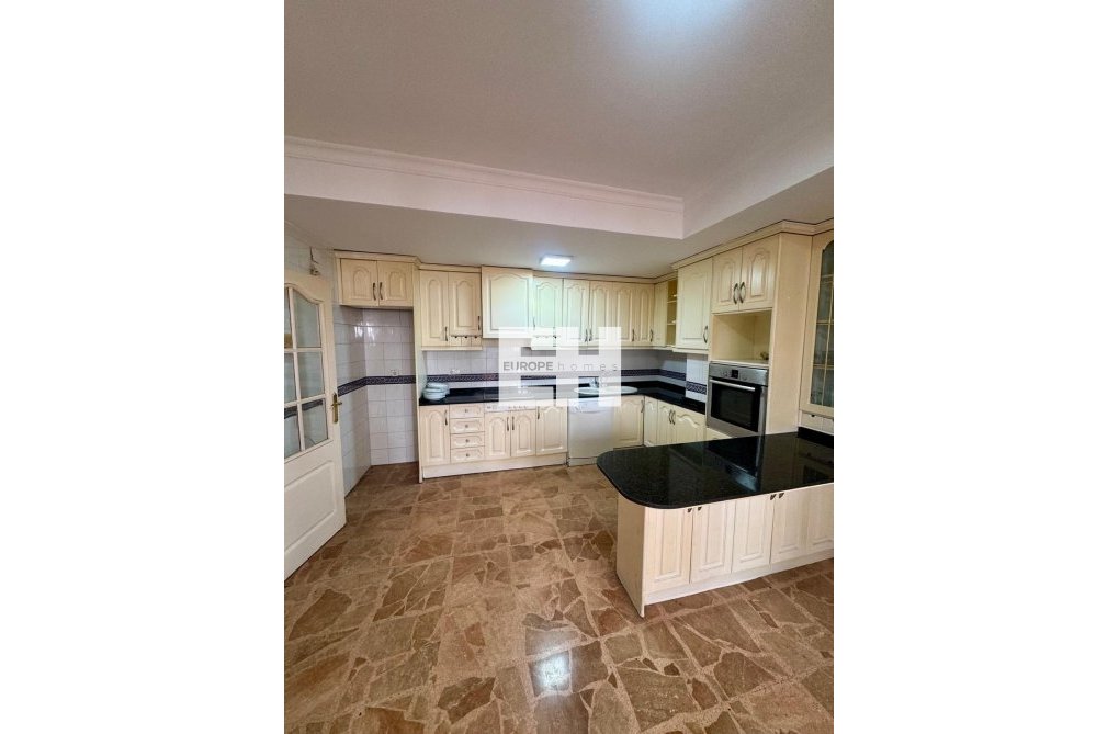 Resale - Apartment - Torrevieja - Centro